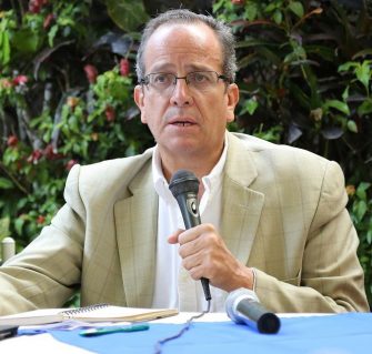 Alberto Acosta, el ex ministro de Minas y Energía del Ecuador que hoy lucha contra el extractivismo